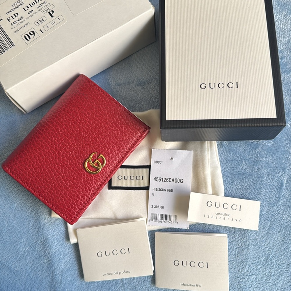 GUCCI Pebbled Calfskin GG Marmont Card Case Hibiscus Red
